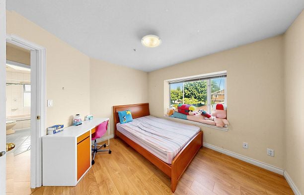 7806 Montcalm Street Marpole
