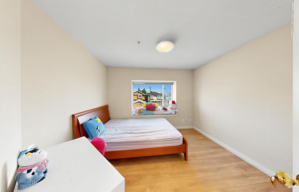 7806 Montcalm Street Marpole
