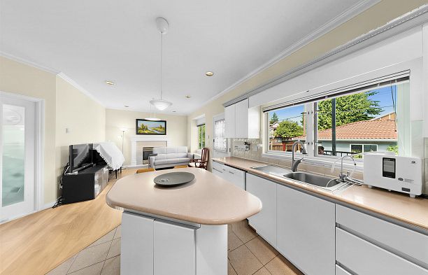 7806 Montcalm Street Marpole
