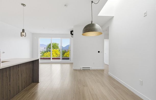 501 379 E Broadway Mount Pleasant VE