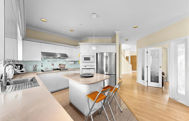 7806 Montcalm Street Marpole