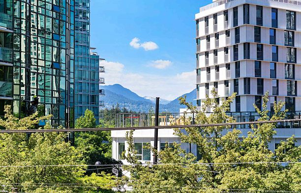 305 1328 W Pender Street Coal Harbour