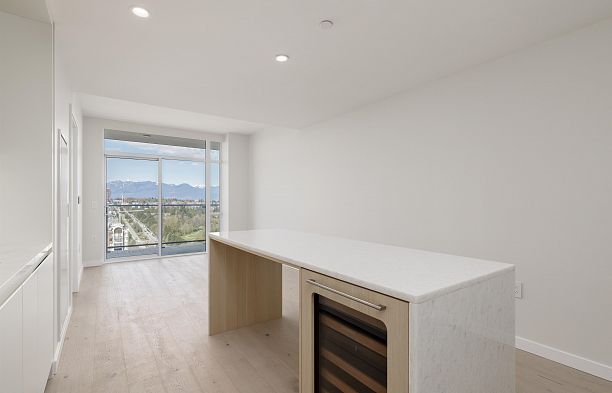 2501 7433 Cambie Street South Cambie