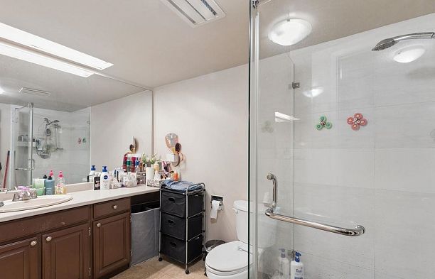 211 444 W 49th Avenue South Cambie