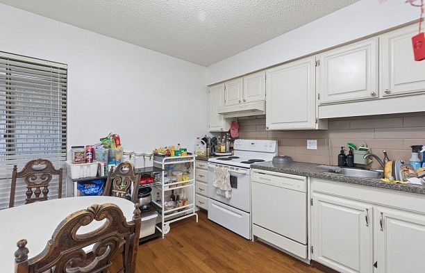 211 444 W 49th Avenue South Cambie