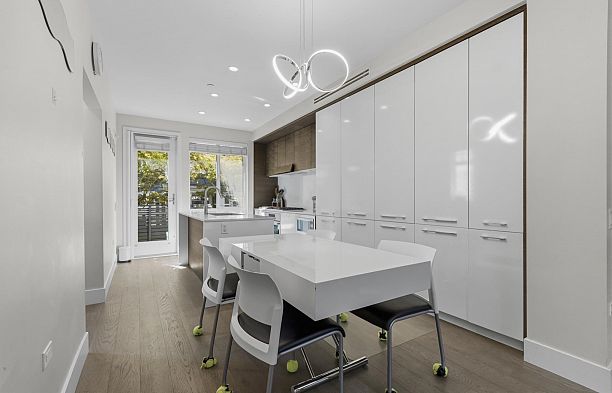 276 W 62nd Avenue Marpole