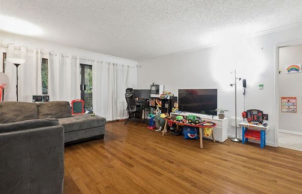 211 444 W 49th Avenue South Cambie