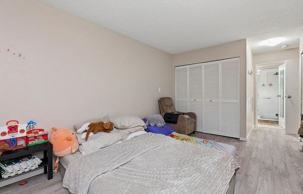 211 444 W 49th Avenue South Cambie