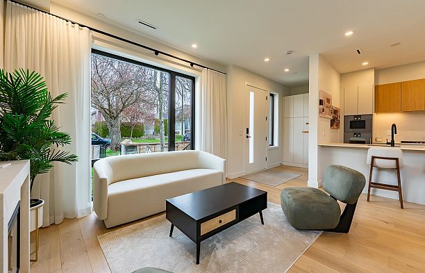 858 W 64th Avenue Marpole
