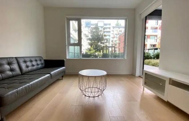 202 7228 Adera Street South Granville