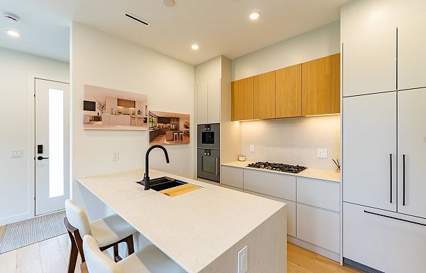 858 W 64th Avenue Marpole
