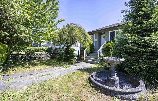 7692 Osler Street South Granville