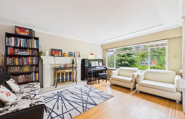 7692 Osler Street South Granville