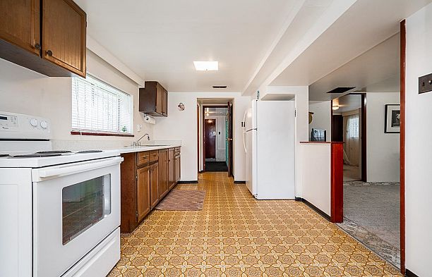 1049 E 11th Avenue Mount Pleasant VE