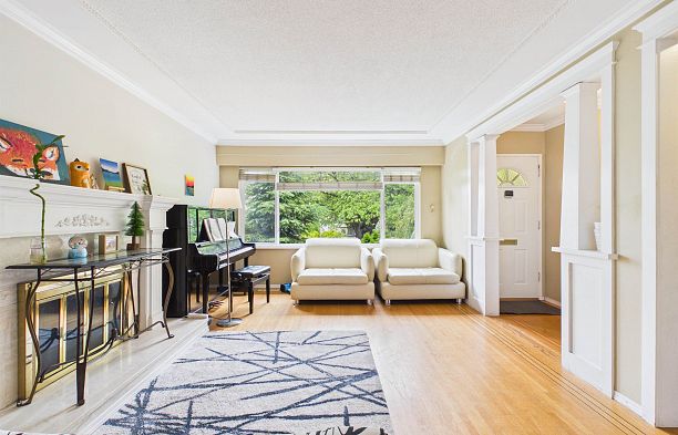 7692 Osler Street South Granville