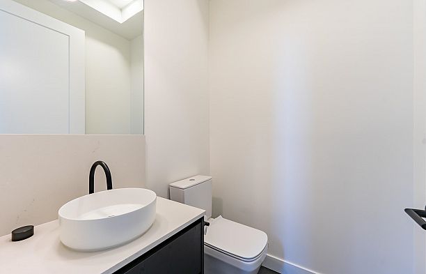 858 W 64th Avenue Marpole