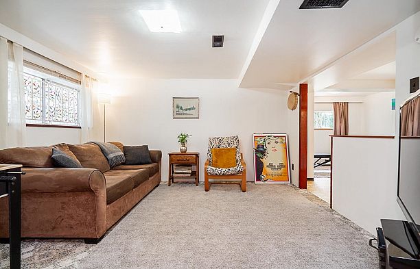 1049 E 11th Avenue Mount Pleasant VE