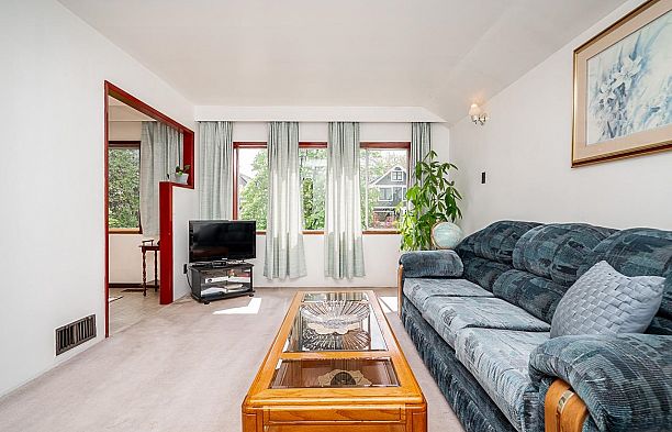 1049 E 11th Avenue Mount Pleasant VE