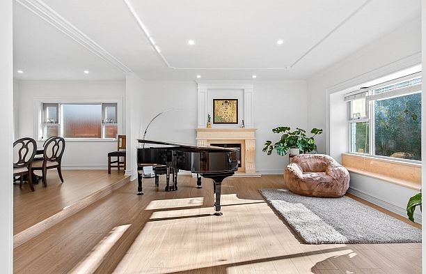 1369 W 55th Avenue South Granville
