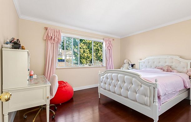 1369 W 55th Avenue South Granville