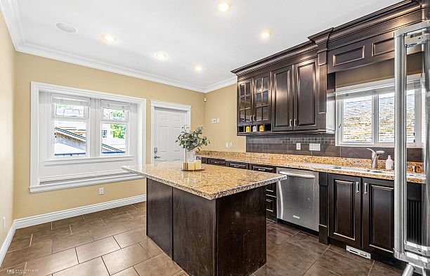 295 W 63rd Avenue Marpole