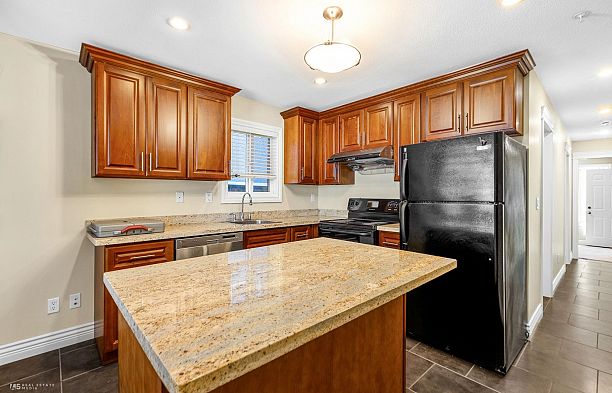 295 W 63rd Avenue Marpole