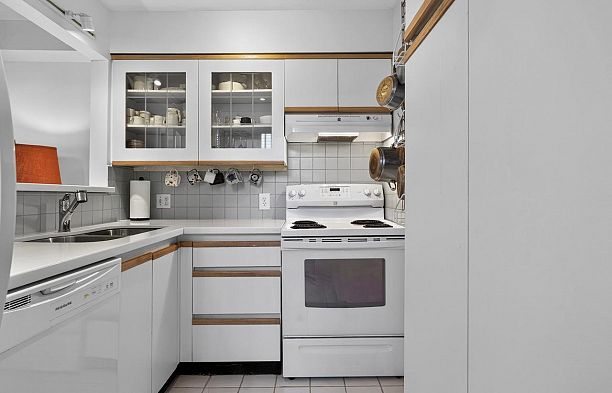 313 2175 W 3rd Avenue Kitsilano