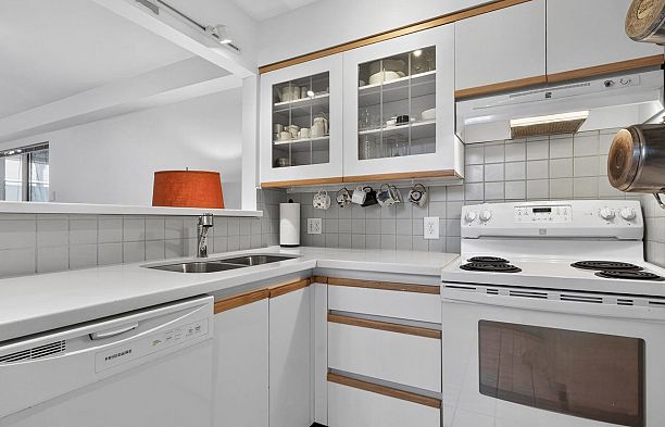 313 2175 W 3rd Avenue Kitsilano