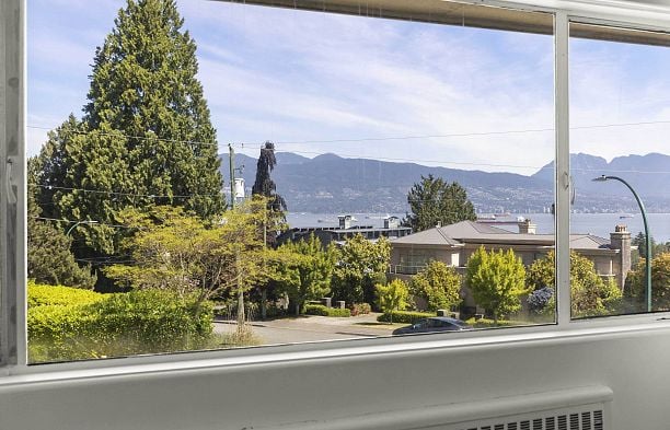 4514 Bellevue Drive Point Grey