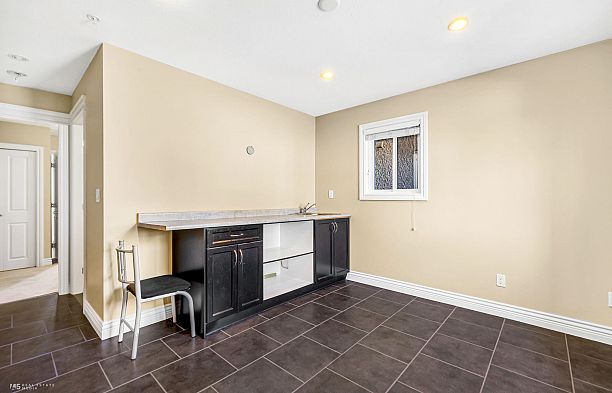 295 W 63rd Avenue Marpole