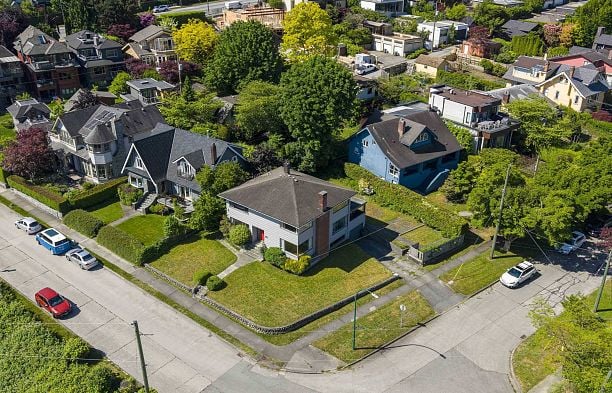 4514 Bellevue Drive Point Grey