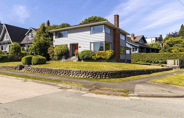 4514 Bellevue Drive Point Grey
