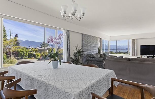 4514 Bellevue Drive Point Grey