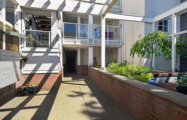 313 2175 W 3rd Avenue Kitsilano