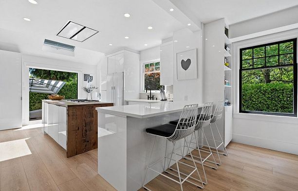 3392 W 8th Avenue Kitsilano