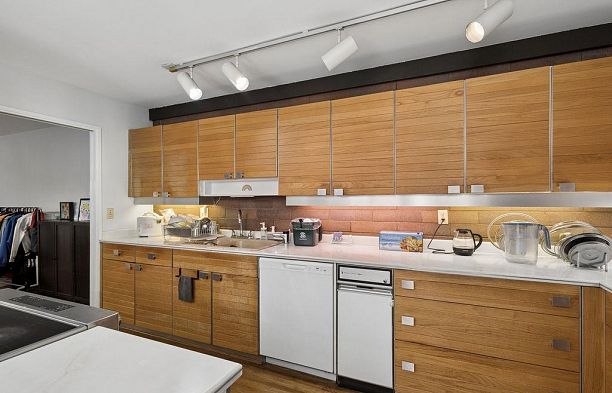 406 Greensboro Place South Cambie