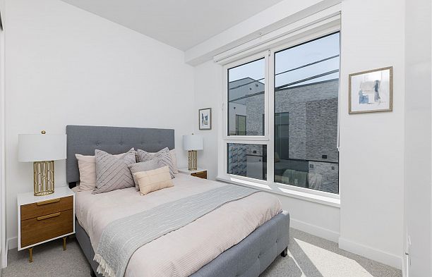6829 Cambie Street South Cambie