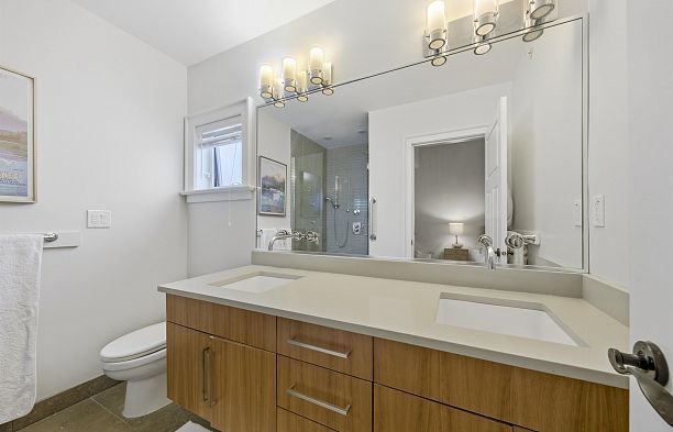 2436 W 8th Avenue Kitsilano