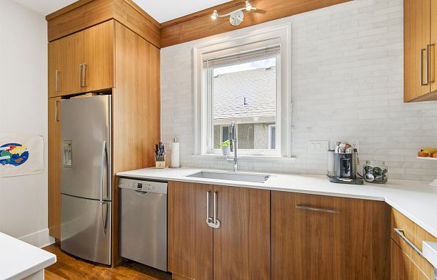 2436 W 8th Avenue Kitsilano