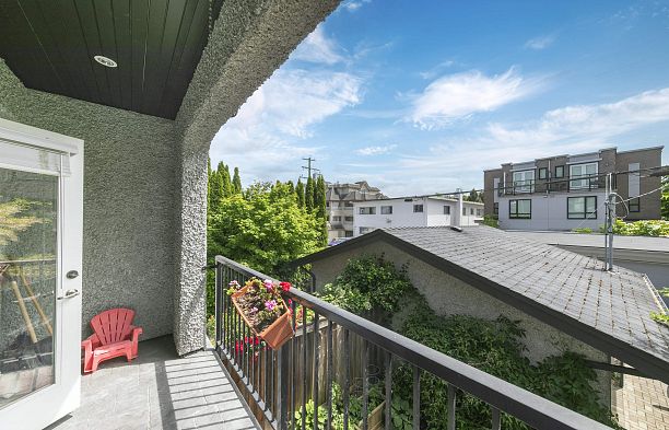 2436 W 8th Avenue Kitsilano