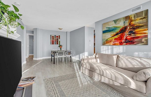 210 995 W 59th Avenue South Cambie