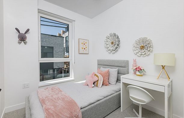 6829 Cambie Street South Cambie
