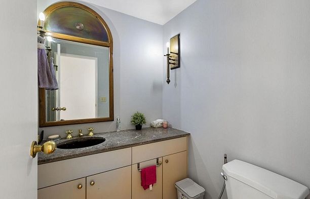 406 Greensboro Place South Cambie