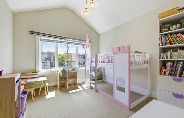 2436 W 8th Avenue Kitsilano