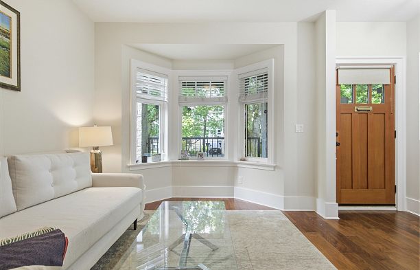 2436 W 8th Avenue Kitsilano
