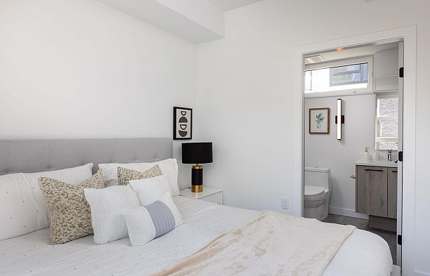 6829 Cambie Street South Cambie