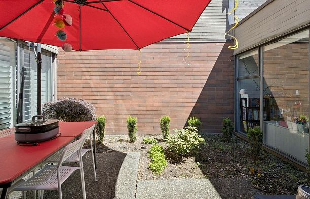 406 Greensboro Place South Cambie