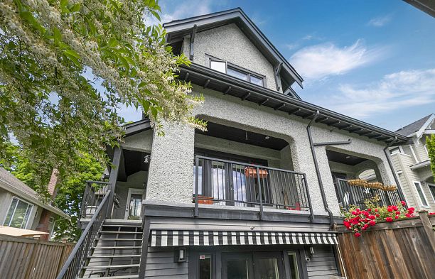 2436 W 8th Avenue Kitsilano