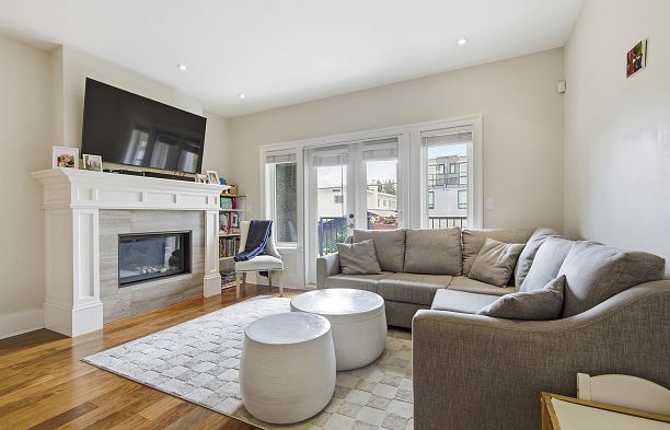 2436 W 8th Avenue Kitsilano