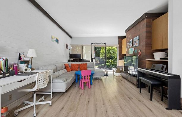 406 Greensboro Place South Cambie
